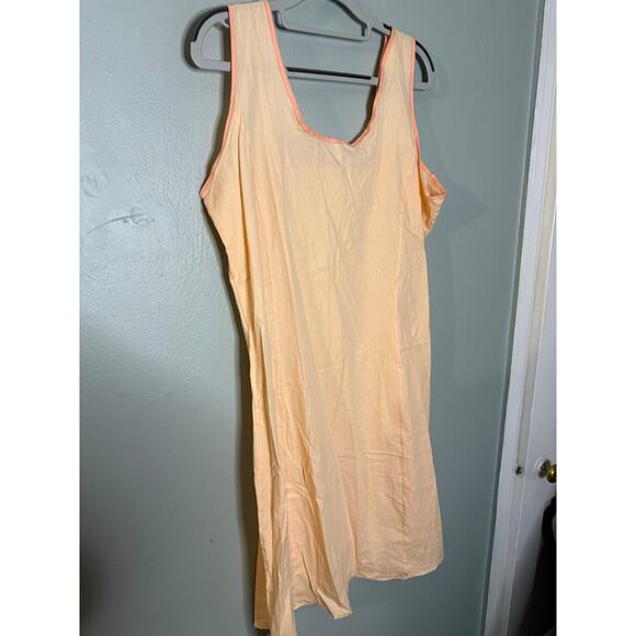 Vintage retro 60s/70s unbranded nightgown in peach - Picture 5 of 5